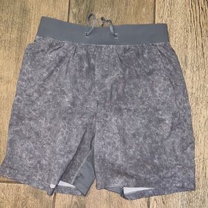 Lulu Lemon Men’s 7’ Shorts
